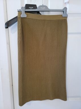 Unq Olive Ribbed Midi Skirt